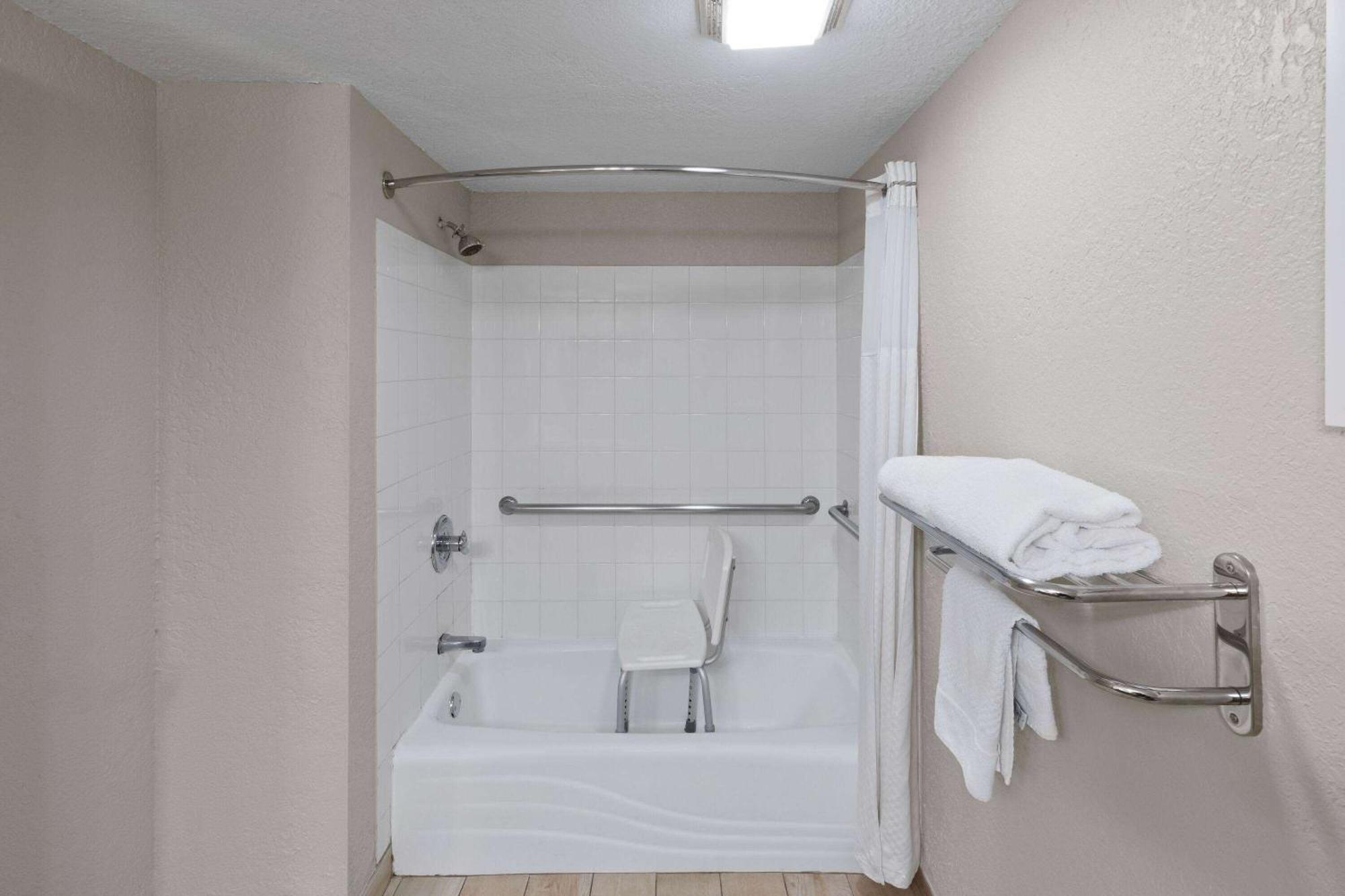 Days Inn By Wyndham Oklahoma City Esterno foto